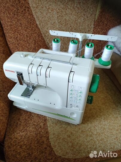 Швейная машина janome coverPro 7