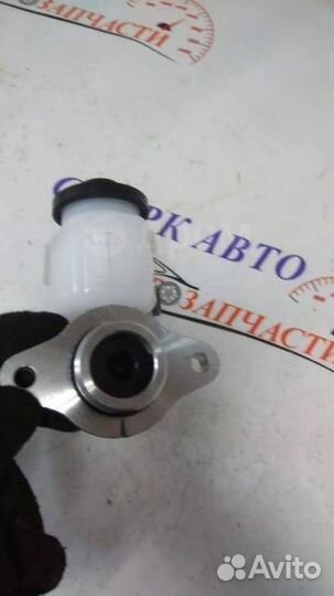 Главный тормозной цилиндр Toyota Camry MCV10, MCV2