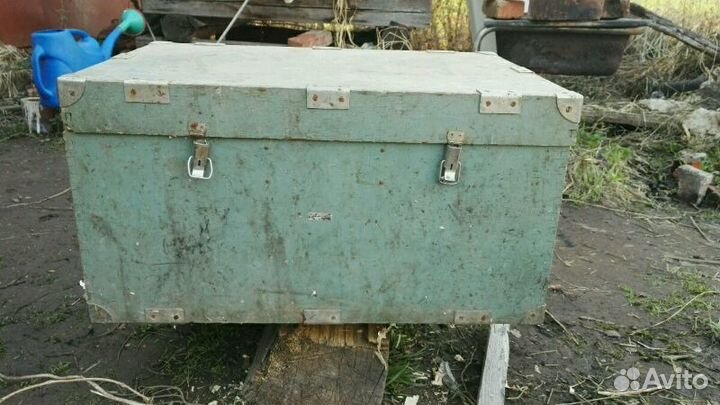 Сундук старинный