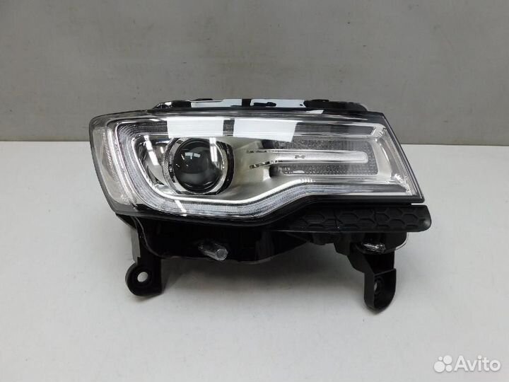 Фара правая Jeep Grand Cherokee