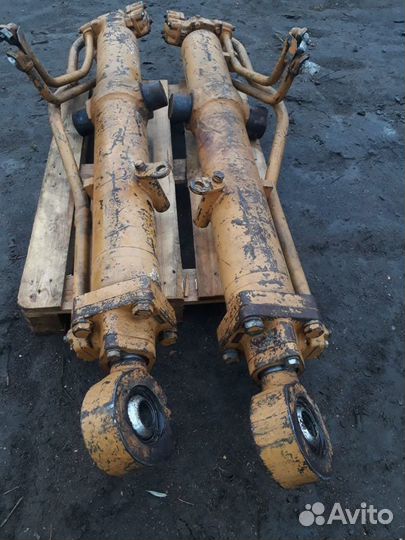 Гидроцилиндры Komatsu D355A