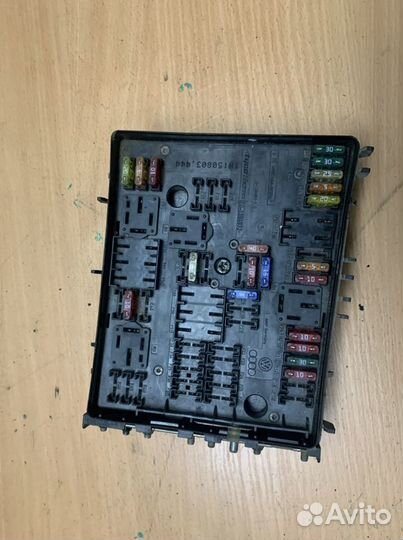 Блок предохранителей Touran 2003-2010
