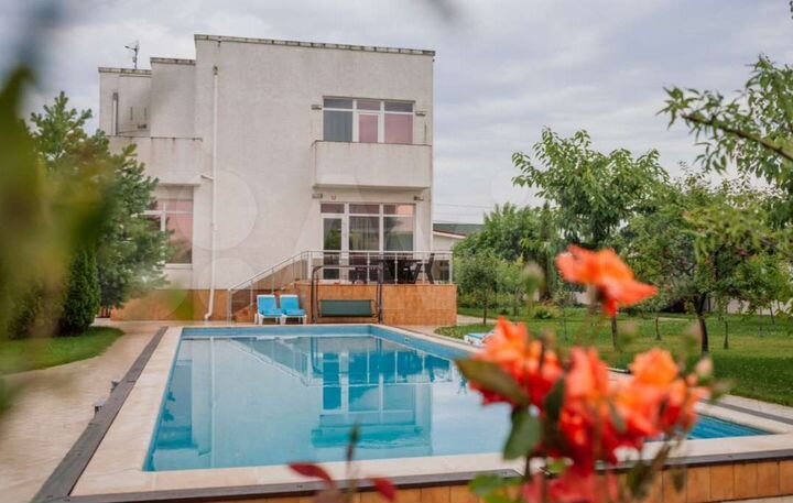 Дом 260 м² на участке 15 сот.