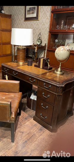 Письменный стол