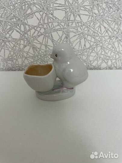 Фарфоровая статуэтка 