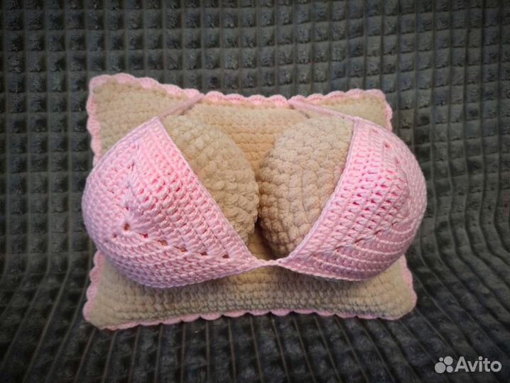 Подушка грудь