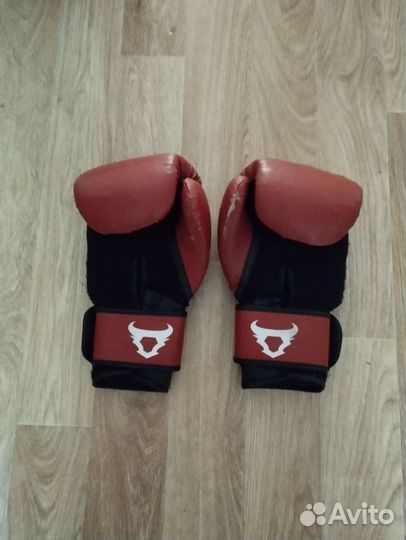 Боксерские перчатки 14 oz