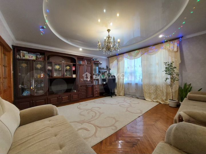 2-к. квартира, 82 м², 7/12 эт.