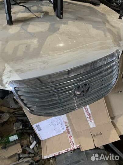 Решетка радиатора Toyota Majesta 186