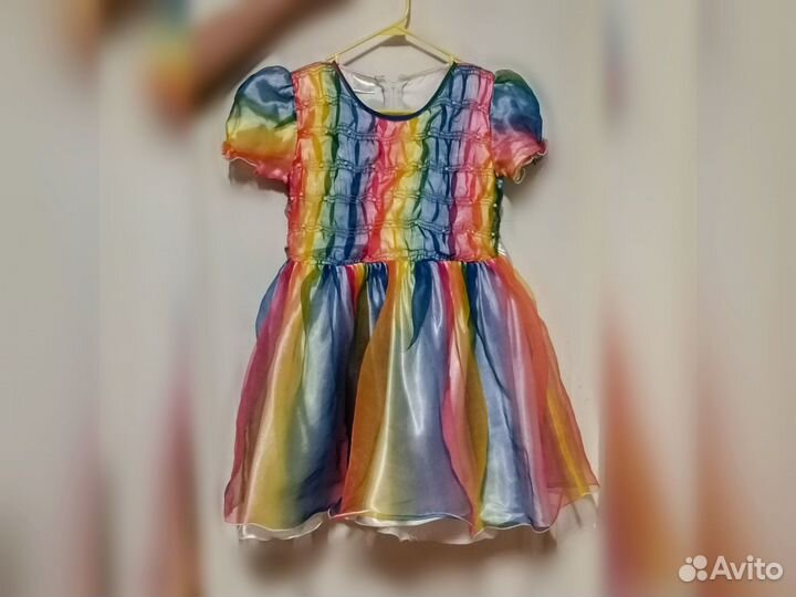 Нарядное платье для девочки 6-7 лет