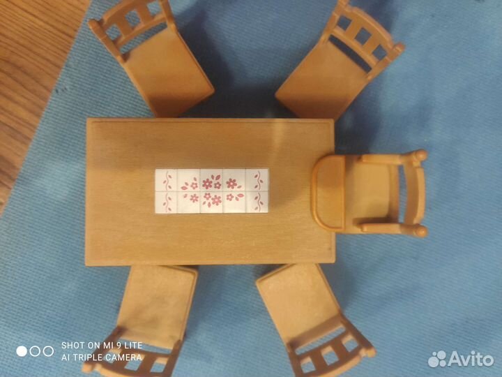 Sylvanian families Стол и стулья