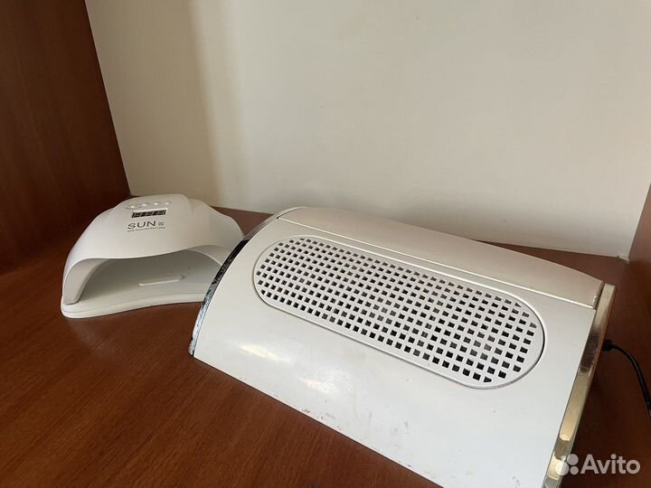 Маникюрная вытяжка и лампа