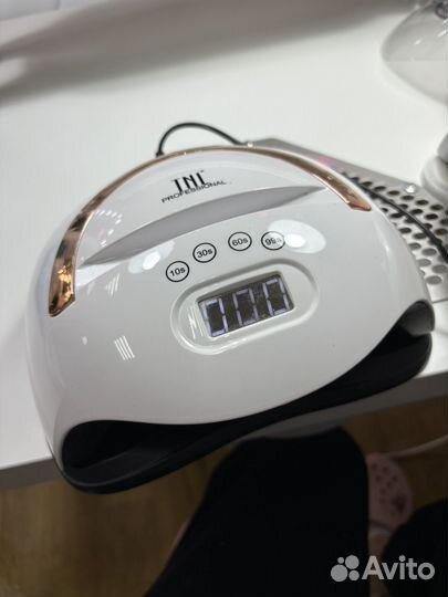 Лампа для сушки ногтей