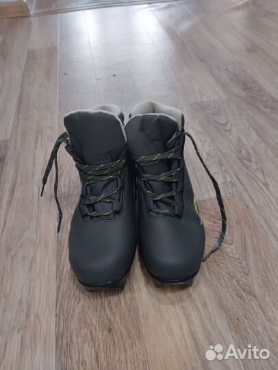 Лыжные ботинки 38 р