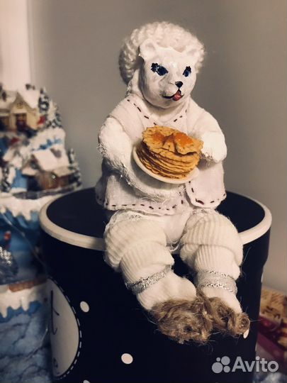 Белый медведь из ваты