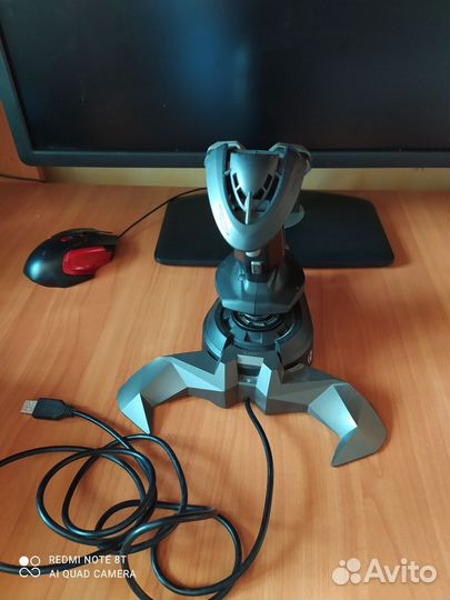 Джойстик. Saitek Cyborg V.1 Flight Stic
