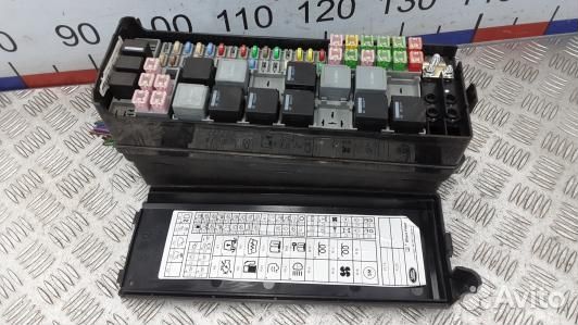 Блок предохранителей land rover discovery 3 (2NN23