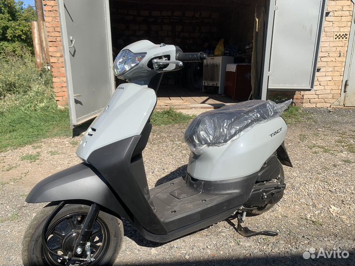 Скутер Honda tact