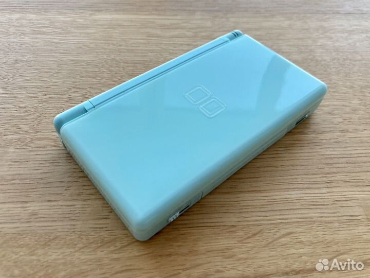 Nintendo DS Lite + R4 2Гб
