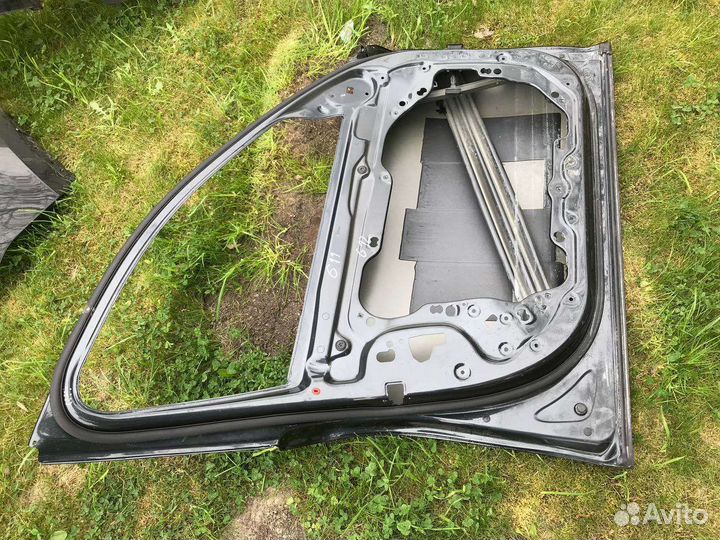 Передняя левая дверь BMW 7 G11 темно серая