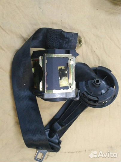 Ремень безопасности задний Audi A4 B5 AQD