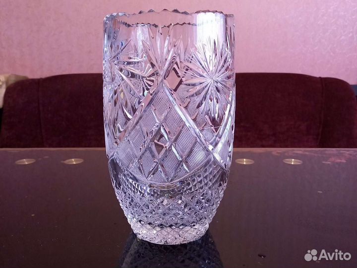 Большая хрустальная ваза