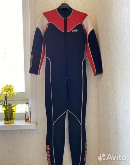 Гидрокостюм
