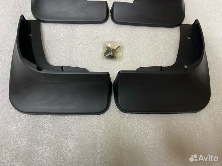 Комплект брызговиков ltdnbcx8