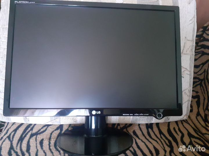 Монитор LG flatron 22