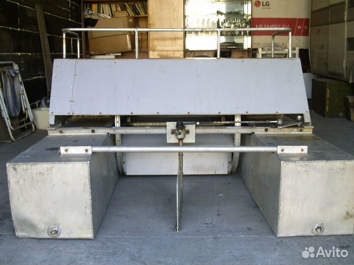 Катамаран прогулочный