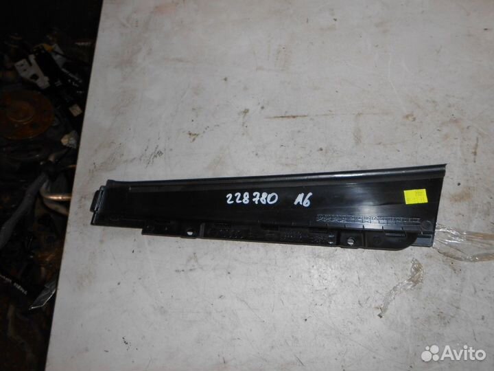 Накладка двери задняя левая (Audi A6)