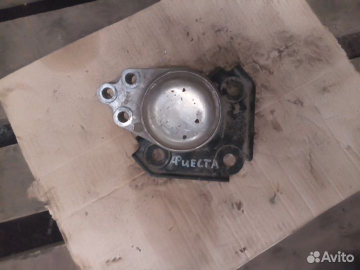 Подушка двигателя Ford Fiesta MK5 1.4 2002-2008