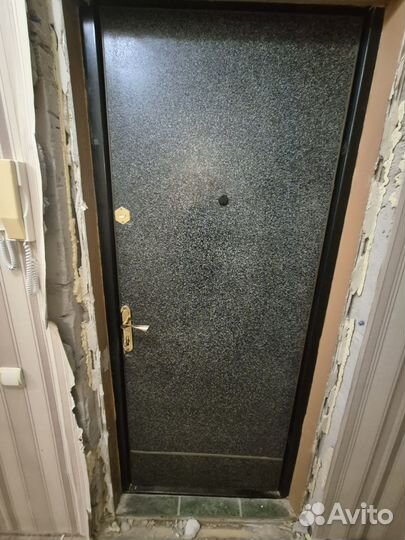Металлическая дверь бу