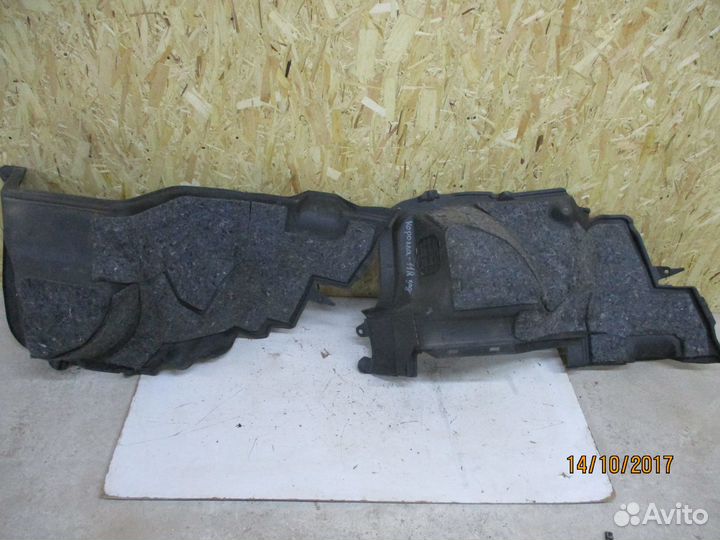 Обшивка багажника боковые Тойота Королла 150