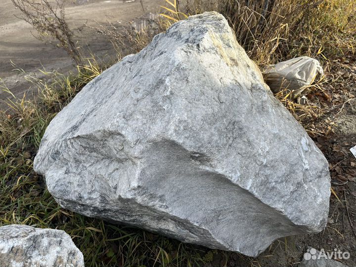 Валуны,ландшафтный камень