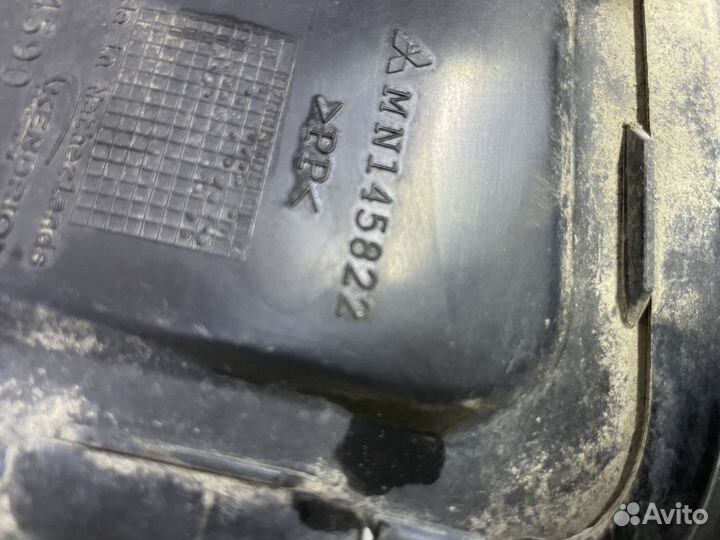 Лючок правого локера Mitsubishi Colt (Z3) Кольт 6