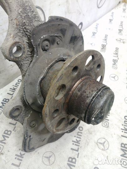 Кулак поворотный передний правый Mercedes W216