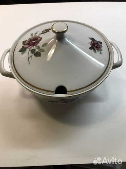 Фарфоровая супница