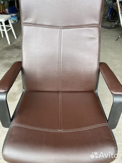 Офисное кресло для руководителя