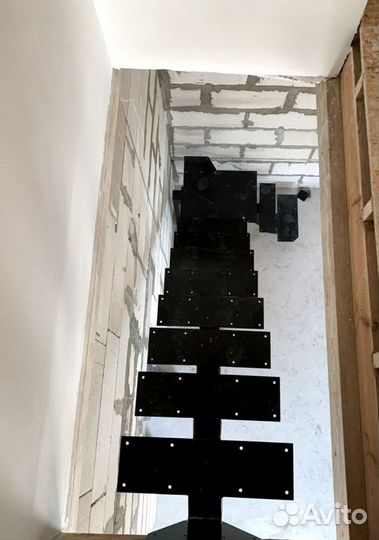 Лестница винтовая с монтажем