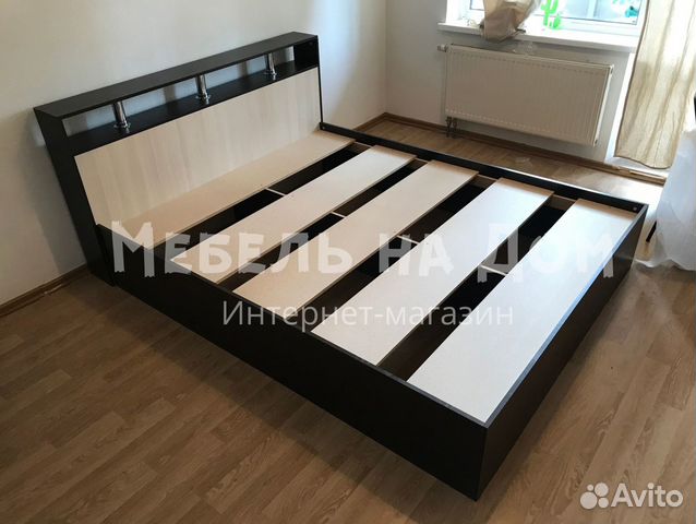 Кровать
