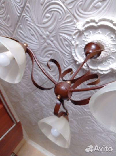 Люстра потолочная трехрожковая