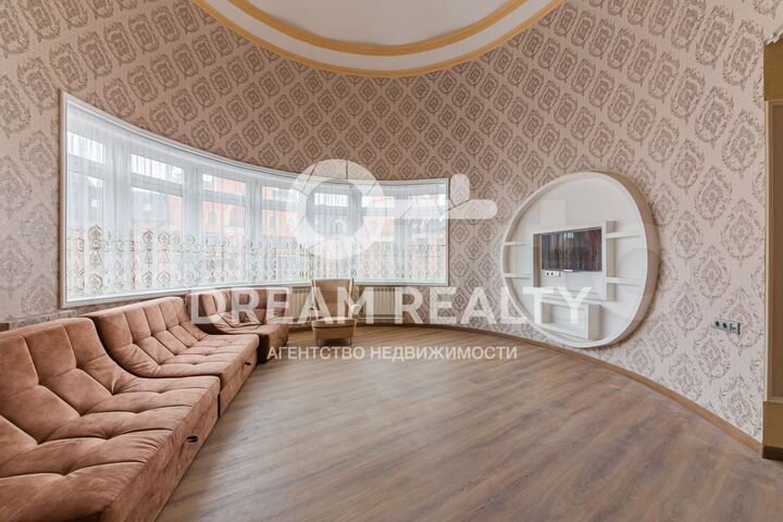 3-к. квартира, 135,5 м², 7/7 эт.