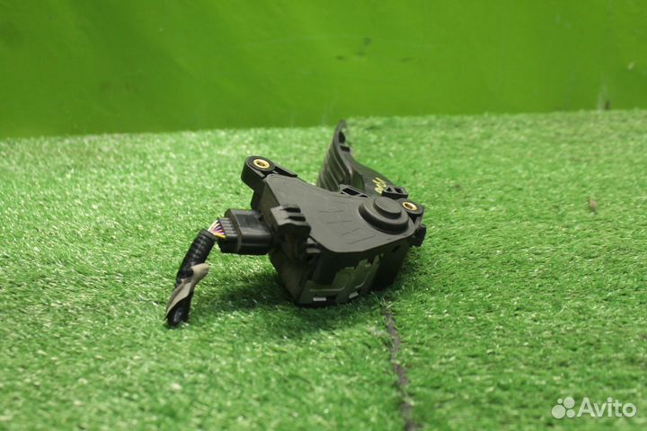 Педаль подачи топлива nissan F15,NF15,YF15,ZE0,K13