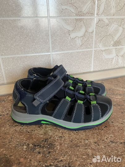 Продам босоножки elefanten