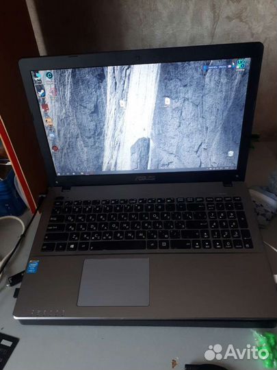 Ноутбук asus X550LB