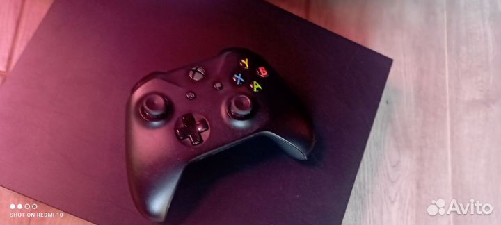 Xbox one x (игровая консоль)