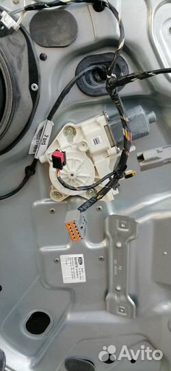 Передний правый стеклоподъемник на форд фокус2