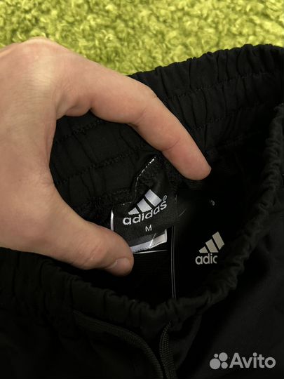 Спортивные штаны adidas