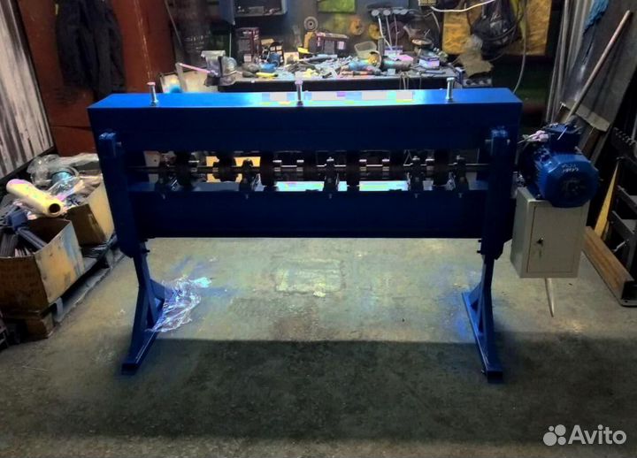 Машина для нанесения ребер жесткости